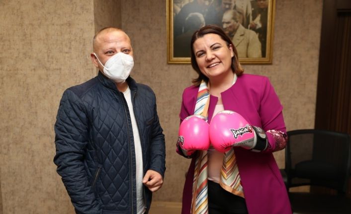 İzmit Belediyesinden, amatör spor kulüplerine 10’ar bin TL’lik destek