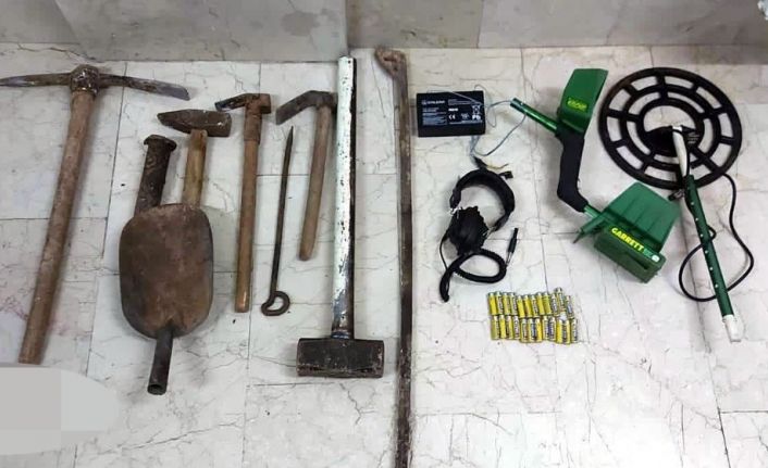 Kaçak kazı yapan şüphelilere birde kısıtlamayı ihlalden 6 bin 300 lira ceza