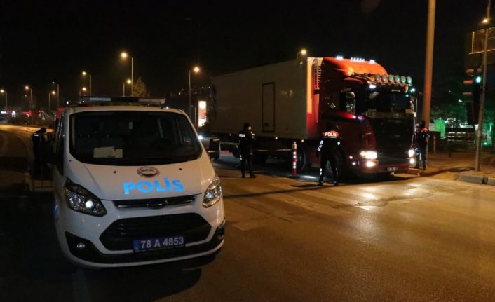 Karabük’te 56 Saatlik kısıtlamayı ihlali yapan 59 kişiye 55 bin 350 TL ceza kesildi