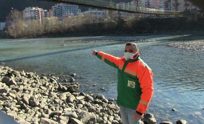 Karacayı kurtarmak için Çoruh nehrine atlayan belediye çalışanı yaşadığı o anları anlattı