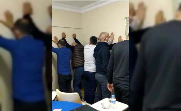 Kiralık evi kumarhaneye çevirmişler