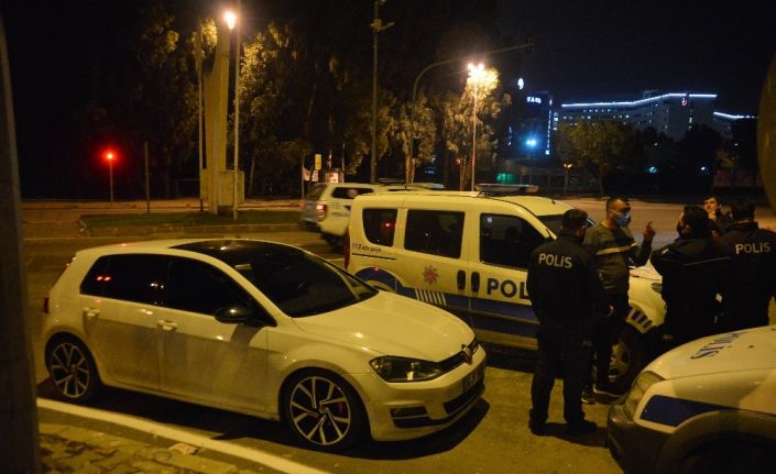 Kısıtlama saatlerinde polisten kaçmak isteyen sürücü 1.4 promil alkollü çıktı