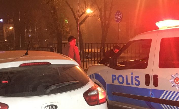 Kısıtlamaya aynı kavşakta ikinci kez yakalandı, 6 bin 300 lira ceza yedi