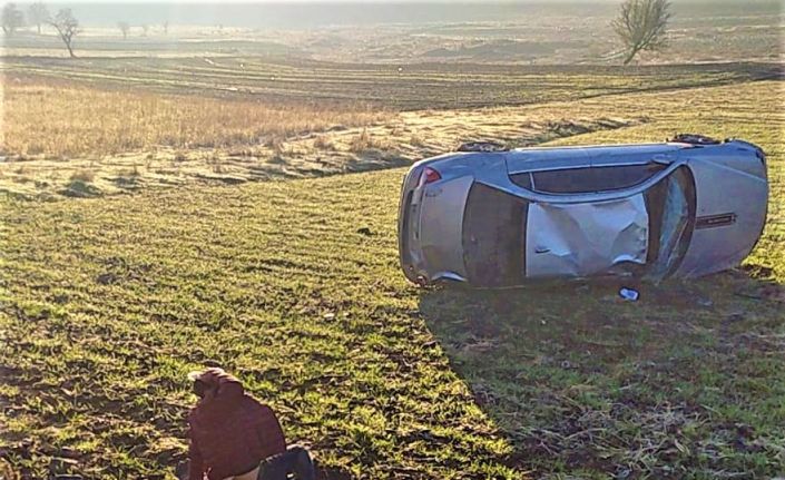 Kontrolden çıkan otomobil tarlaya uçtu: 1 ağır yaralı