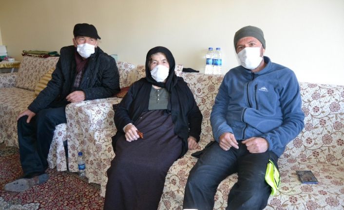 Konya’da 20 torunlu 95 yaşındaki kadın korona virüsü yendi