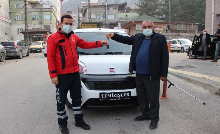 Korona virüse yakalanıp iyileşen esnaf filyasyon ekiplerine araç tahsis etti