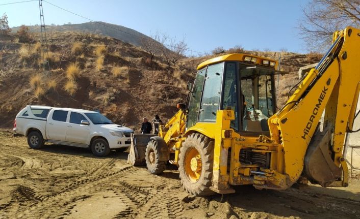 Kuluncak’ta yol çalışmaları sürüyor