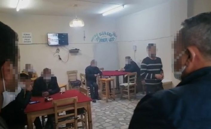 Kumar oynarken yakalanan 22 kişiye 26 bin TL para cezası uygulandı