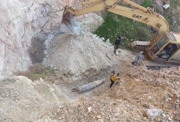 MSB: "Hava Kuvvetleri Komutanlığımıza ait EOD timimiz, El-Bab şehir merkezinde temel kazısı sırasında yerin 5 metre altında tespit edilen MK-84 tipi 1 ton ağırlığındaki genel maksat bombasını kontrollü bir şekilde yerinden çıkararak imha etti."