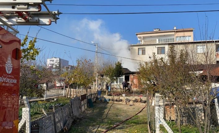 Müstakil evde elektrik kontağından yangın çıktı
