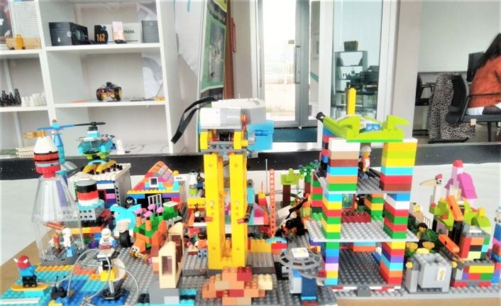 Öğrenciler yaşadıkları şehrin 20 yıl sonrasını tasarladılar