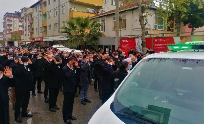 Organ yetmezliğine yenik düşen başhekim çalıştığı hastaneden gözyaşlarıyla uğurlandı