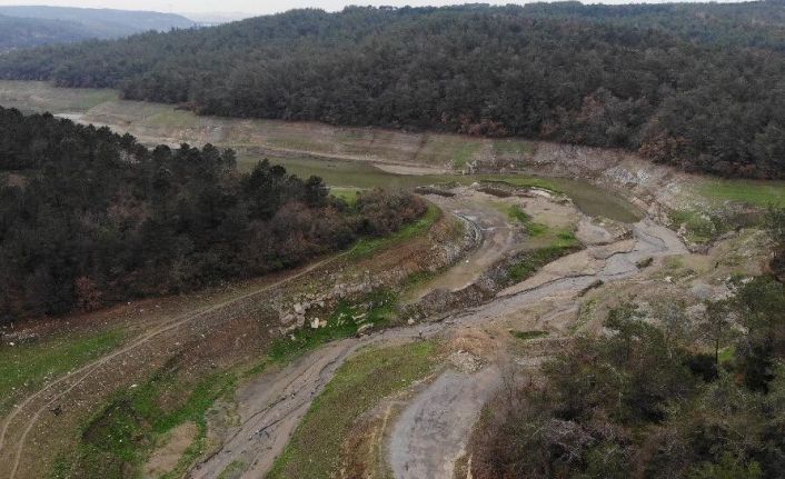 (Özel) Elmalı Barajında korkutan görüntü: suların 4’te 3’ü çekildi