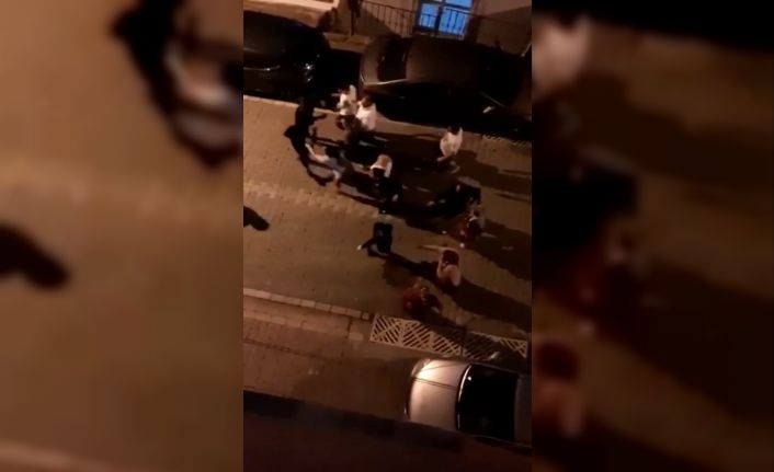 (Özel) Esenyurt’ta yabancı uyruklular ile vatandaşlar arasında tekme tokat gürültü kavgası kamerada
