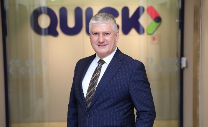 Özyeğin Öğrenci Kulübünün Quick Sigorta sponsorluğundaki seminer sürprizi Acun Ilıcalı oldu