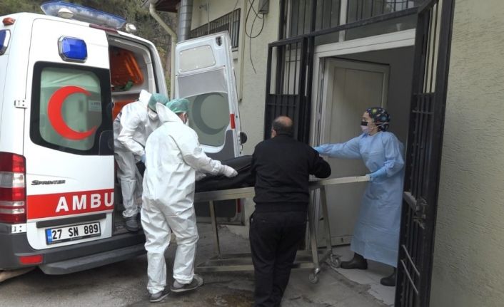 Patlamada ölen korona virüs hastalarının cenazeleri adli tıpa getiriliyor