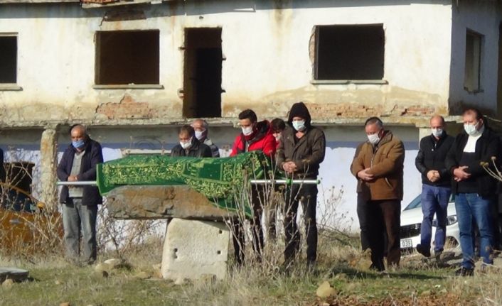 Polisi şehit eden katil zanlısı Muhammet Karataş, güvenlik önlemleri altında Isparta’da defnedildi