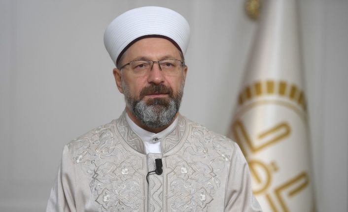 Prof. Dr. Erbaş: "Toplumun bizlere her açıdan ihtiyacı olduğu bu salgın hastalık günlerinde dijital ortamları da düzenli kullanarak bıkmadan, usanmadan vaaz, irşad ve eğitim faaliyetlerimize devam edelim"
