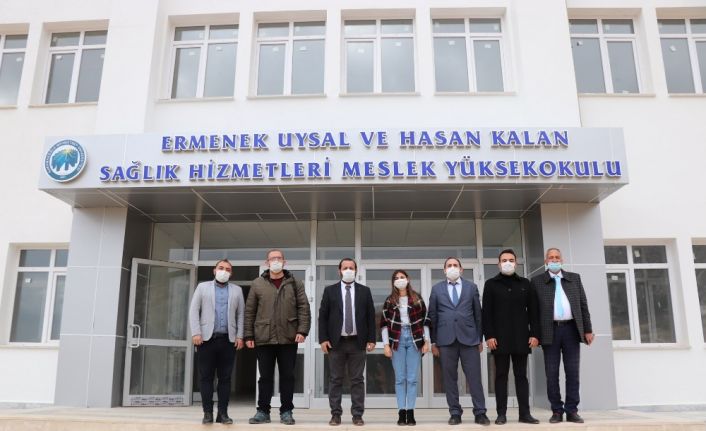 Rektör Akgül, Uysal ve Hasan Kalan Sağlık Hizmetleri MYO’yu ziyaret etti
