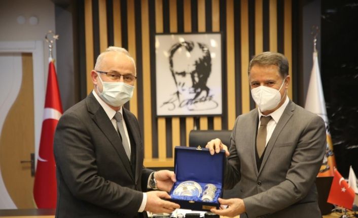 Rektör Ünal: “Üniversite-şehir bütünleşmesinde yerel yönetimlerin önemli bir rolü var”