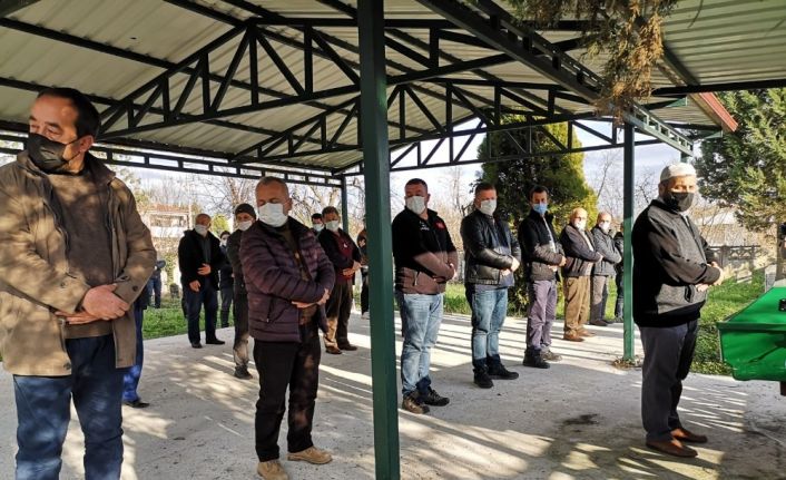Sakarya’da yanarak hayatını kaybeden baba ve 4 yaşındaki kızı son yolculuğuna uğurlandı