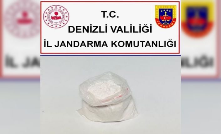 Şehirlerarası otobüste bulunan şahsın üzerinde 110 gram uyuşturucu maddesi ele geçildi