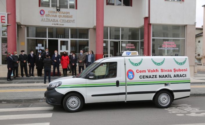 Sivas Belediyesinden Cem Vakfına cenaze nakil aracı