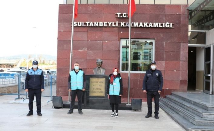 Sultanbeyli Salgın Denetim Merkezi Ekipleri, ihbarları anında değerlendiriyor