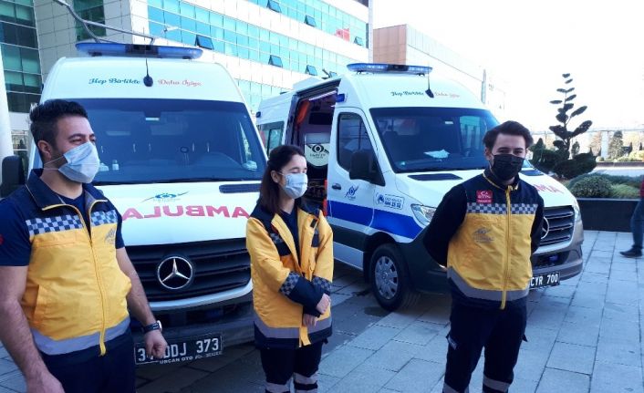 Sultangazi Belediyesi 2 hasta nakil ambulansı ile vatandaşların yardımına koşuyor