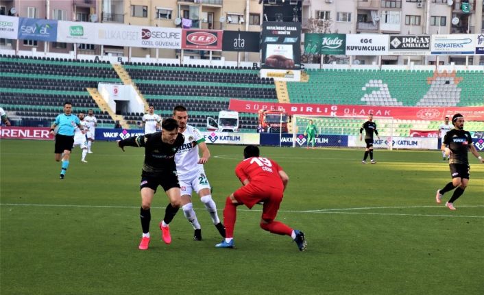 Süper Lig: Denizlispor: 1  - A. Alanyaspor: 0 (İlk yarı)