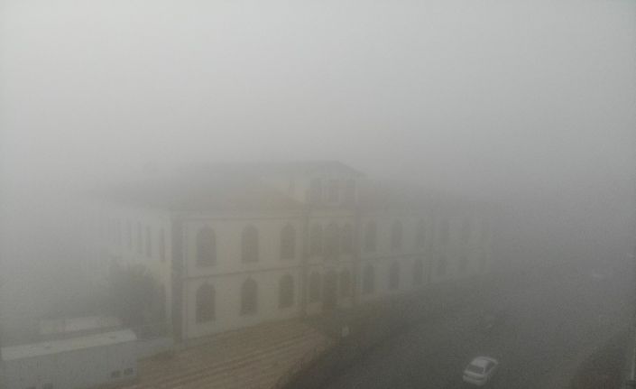 Tarihi kent sise teslim oldu, uçak seferlerinde aksamalar yaşandı