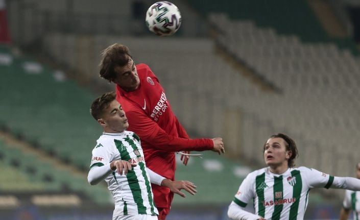 TFF 1. Lig: Bursaspor: 0 - Ümraniyespor: 1 (İlk yarı)