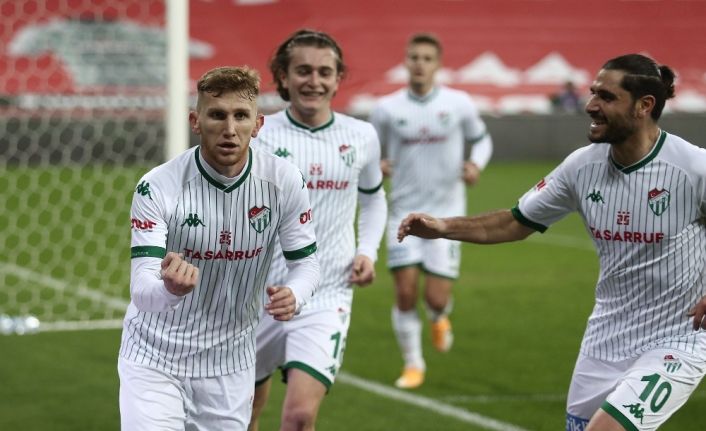 TFF 1. Lig: Bursaspor: 1 - Eskişehirspor: 0 (İlk yarı sonucu)