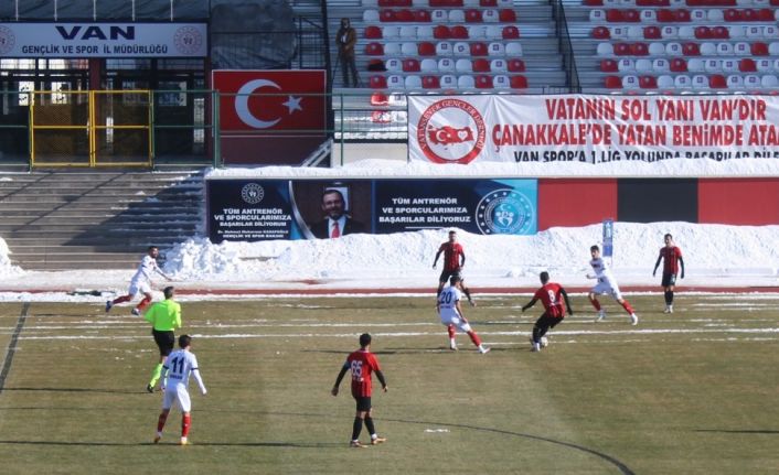 TFF 2. Lig Kırmızı Grup: Van Spor FK: 1 - GMG Kastamonuspor: 2