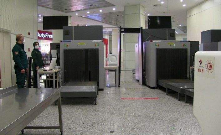 Tır geçişinde rekor kırıldı ama yaya ve yolcu geçişlerinde pandemi nedeniyle yasak devam ediyor