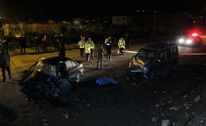 Tokat’ta iki araç kafa kafaya çarpıştı: 1 ölü, 1 ağır yaralı