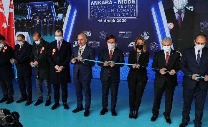 Ulaştırma ve Altyapı Bakanı Karaismailoğlu: "Edirne’den Şanlıurfa’ya kadar kesintisiz otoyol ağımız tamamlanmıştır"