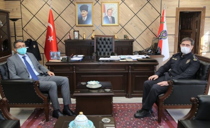 Vali Çelik, Müdür Necmettin Koç’tan yılbaşı tedbir ve çalışmaları hakkında bilgiler aldı
