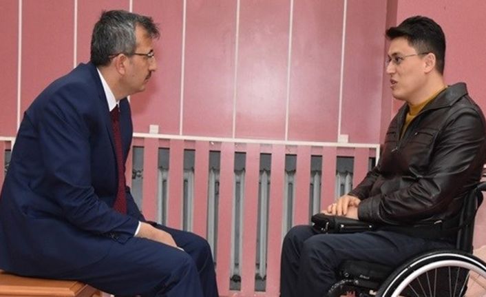 Vali Sezer’den ’Engelli Günü’ mesajı: "Her insanın engelli bir aday olduğunu unutmayalım"