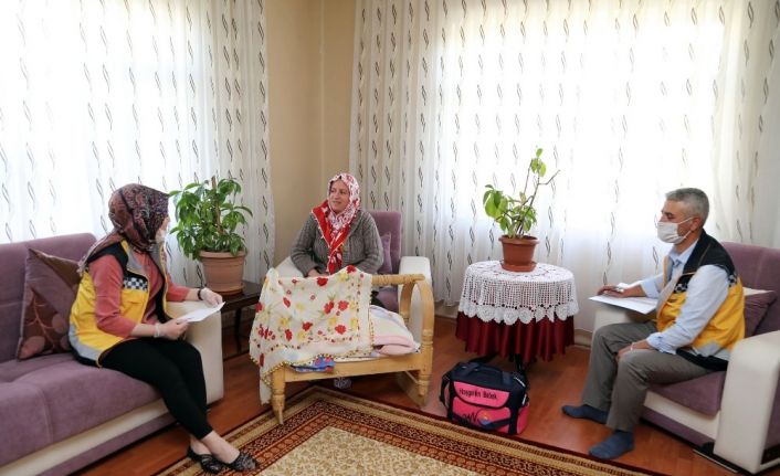 Van’da 2020’de 3 bin 200 anneye yeni doğan seti hediye edildi