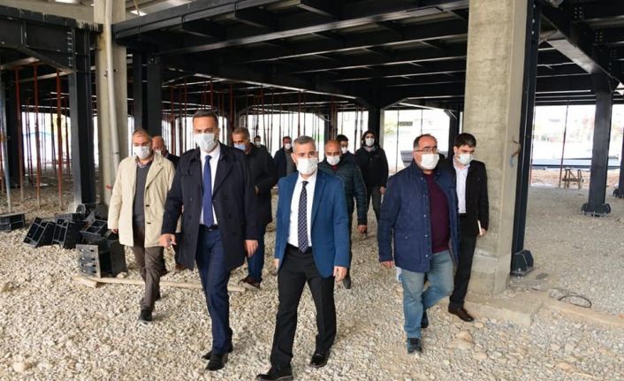 Yeşilyurt Belediyesi Çilesiz semt pazarı ve yaşam merkezi hızla yükseliyor