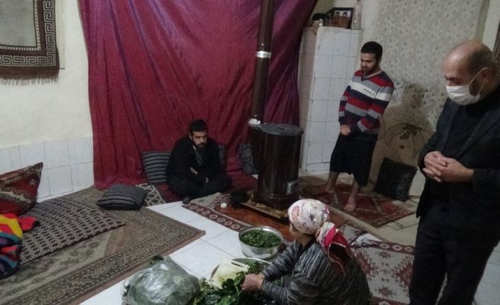 10 nüfuslu Karaaslan ailesi, tek gözlü evde yaşama tutunmaya çalışıyor