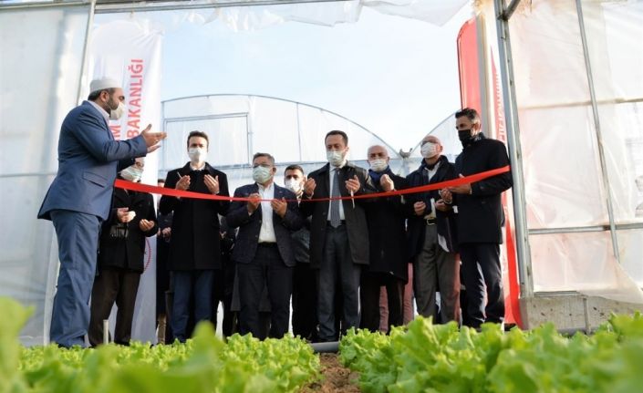 14 dekar alana 980 bin lira hibeyle yapılan yüksek plastik tünel serası dualarla açıldı