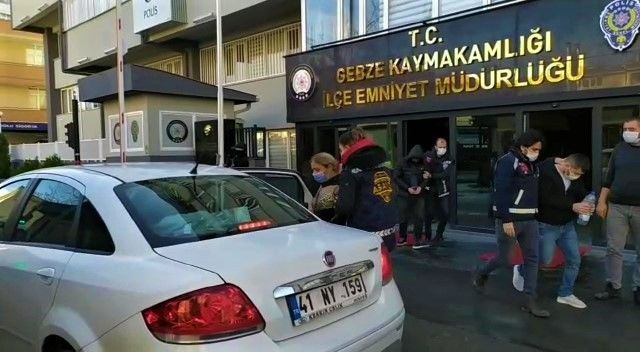 2 evden 20 bin TL değerinde ziynet eşyası çalan şahıslar yakayı ele verdi
