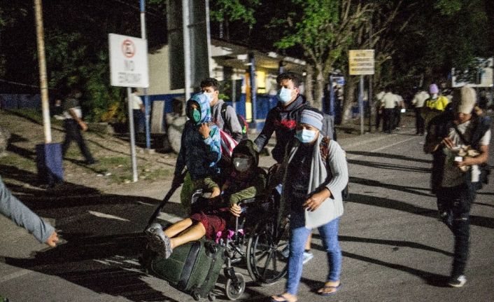 ABD’ye gitmek üzere yaklaşık 5 bin Honduraslı göçmen Guatemala’ya ulaştı