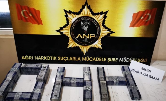 Ağrı’da peynir bidonuna gizlenmiş 10 kilo 226 gram eroin ele geçirildi