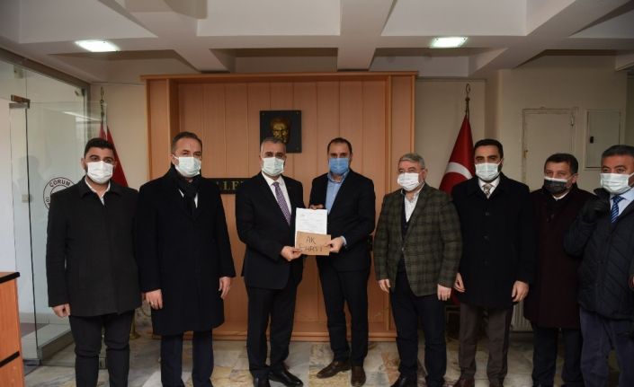 AK Parti Çorum İl Başkanı Ahlatcı, mazbatasını aldı