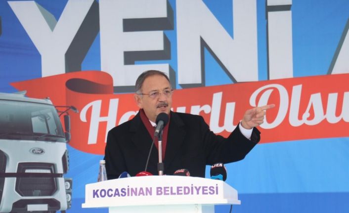 AK Parti Genel Başkan Yardımcısı Mehmet Özhaseki, "400-500 dükkan yıktık"