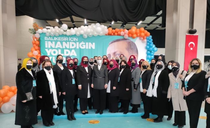 AK Partili Çam, CHP’li kadınlara seslendi: “Partilerinde kadınlara yapılan taciz ve tecavüzlere neden ses çıkarmıyorlar?”
