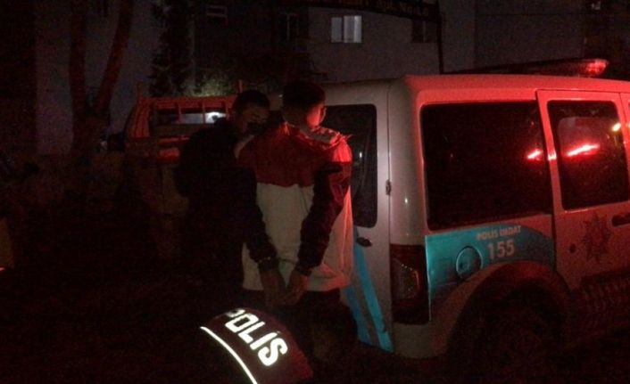 Alkollü sürücü polisten kaçarken kaza yaptı